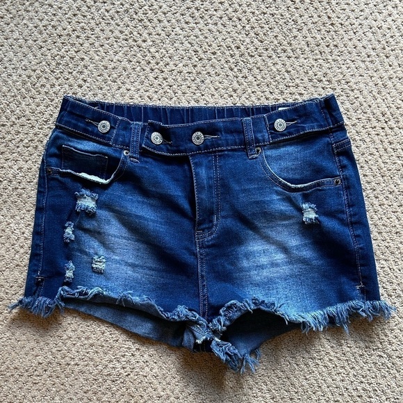 LookBookStore Distressed Dark Wash Jean Shorts Size Medium Frayed Raw Hem - Picture 3 of 6